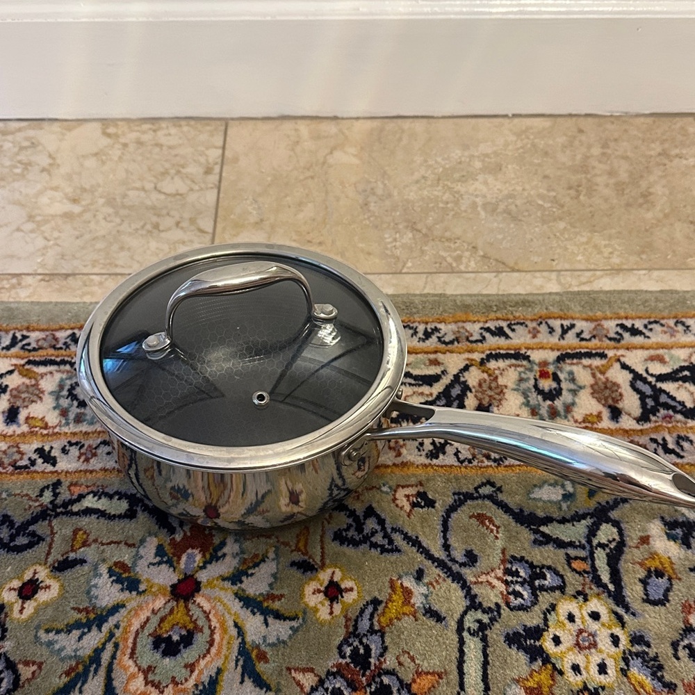 Hexclad 2qt Hybrid Saucepan with Lid